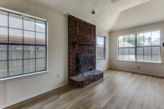 Foto del edificio - 917 Haverstraw Pl