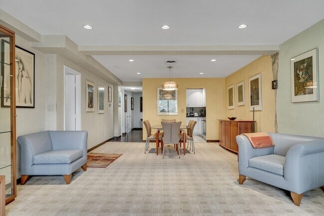 Foto del edificio - 396 Langley Rd