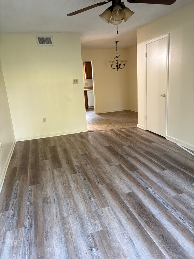 Building Photo - 5431 Nicholson Dr
