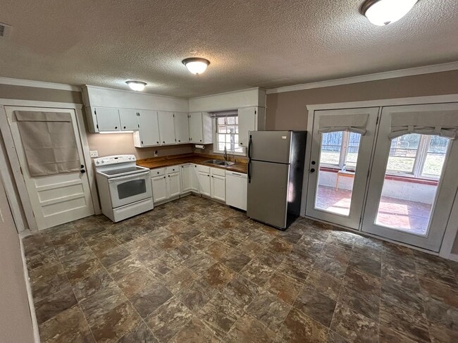 Building Photo - 2886 Harrisburg Rd