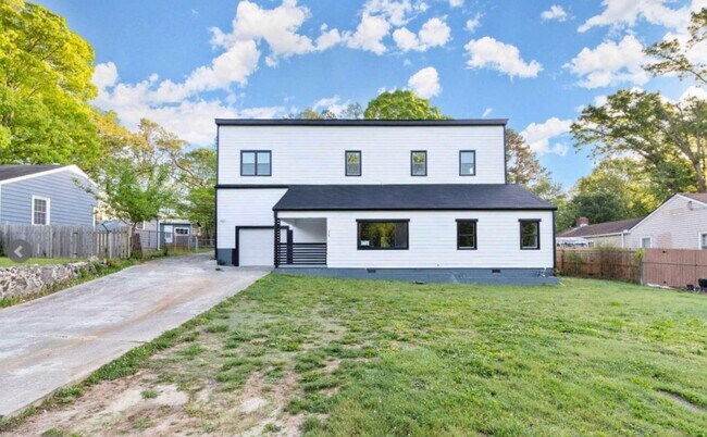 Building Photo - 29 Burke St