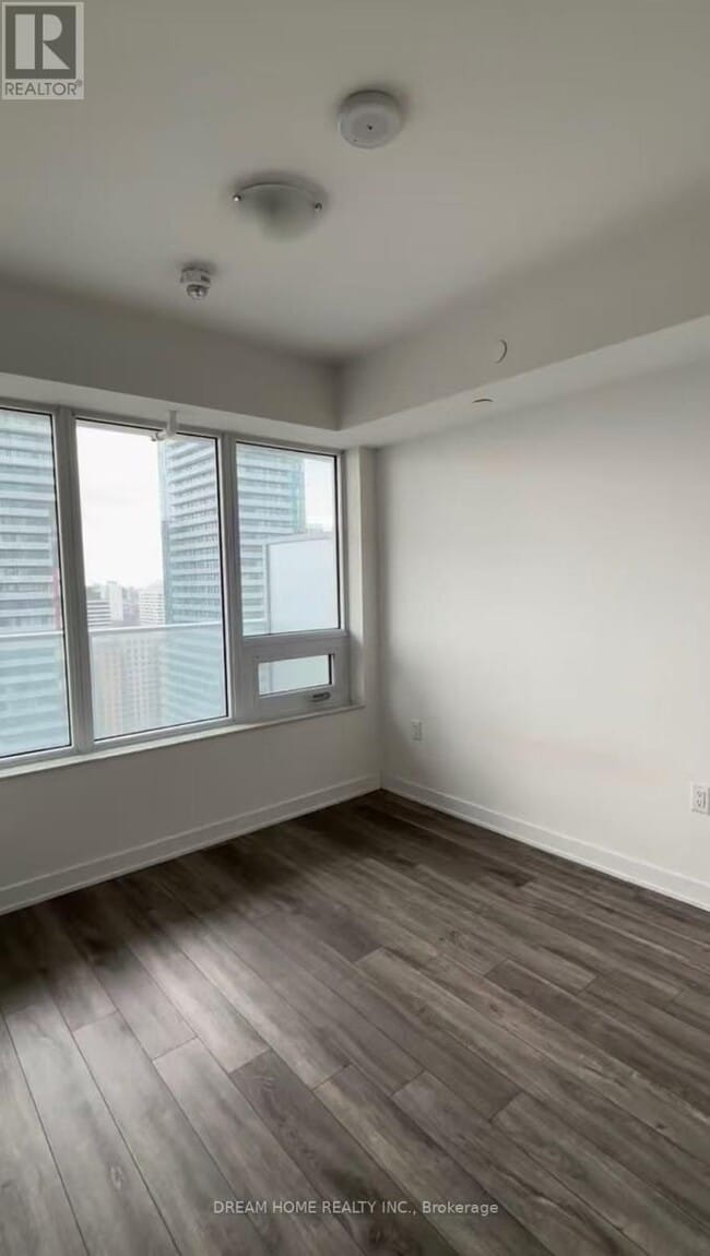 Photo du bâtiment - 195 Redpath Ave