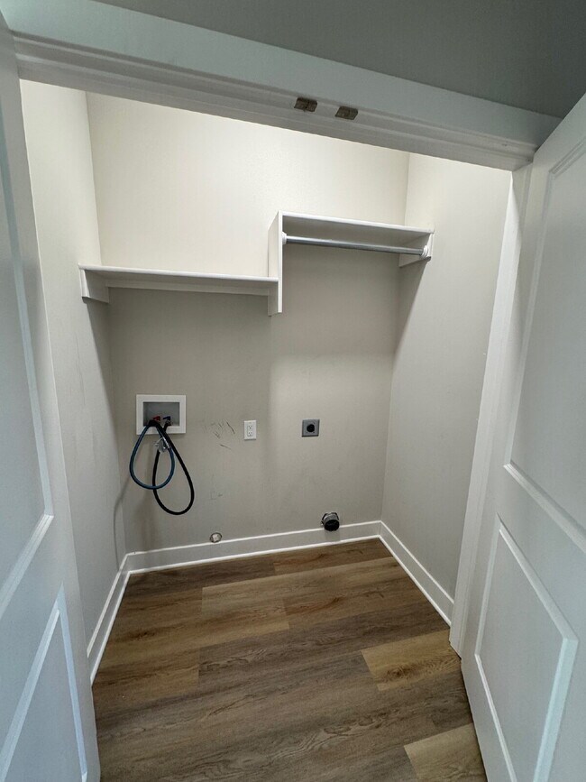 Foto del edificio - 5242 N Cypress Cir