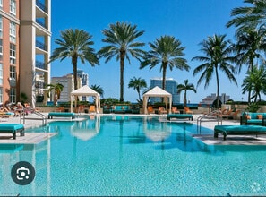Building Photo - 550 Okeechobee Blvd