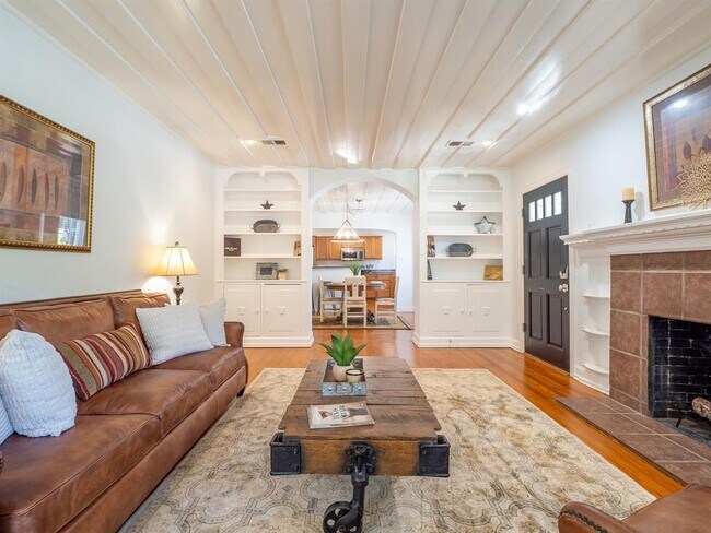 Building Photo - 32 Margranita Crescent