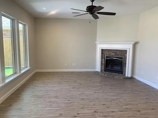 Building Photo - 1301 Logan Creek Rd