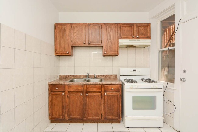 Building Photo - 2921 W George St