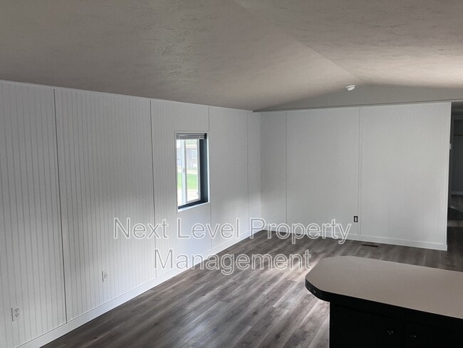 Building Photo - 300 Bierney Creek Rd