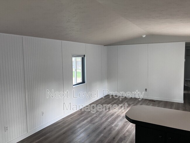 Foto del edificio - 300 Bierney Creek Rd