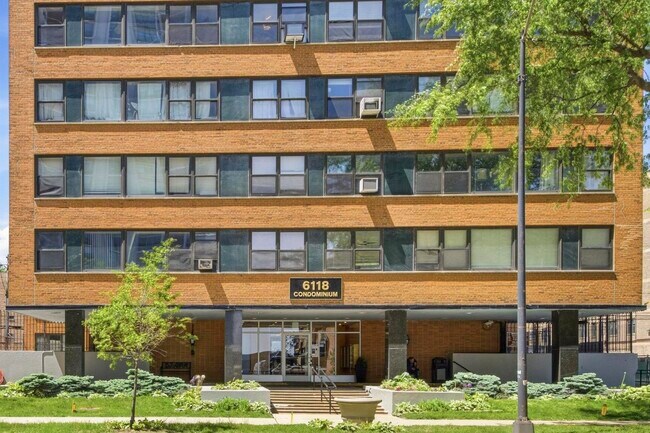 Foto del edificio - 6118 N Sheridan Rd