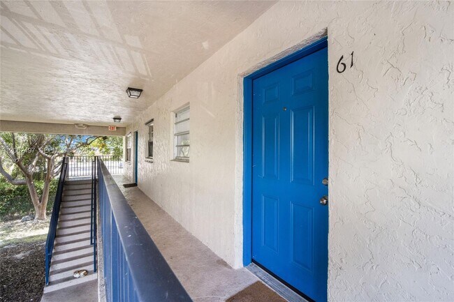 Foto del edificio - 15391 S Dixie Hwy