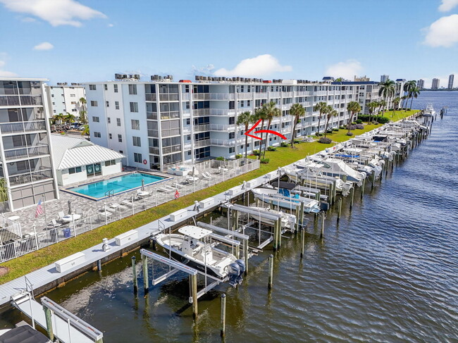 Foto del edificio - 104 Paradise Harbour Blvd