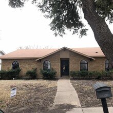 Building Photo - 2417 Norway Dr