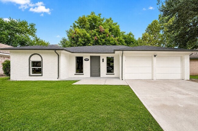 Building Photo - 13619 Elm Ct