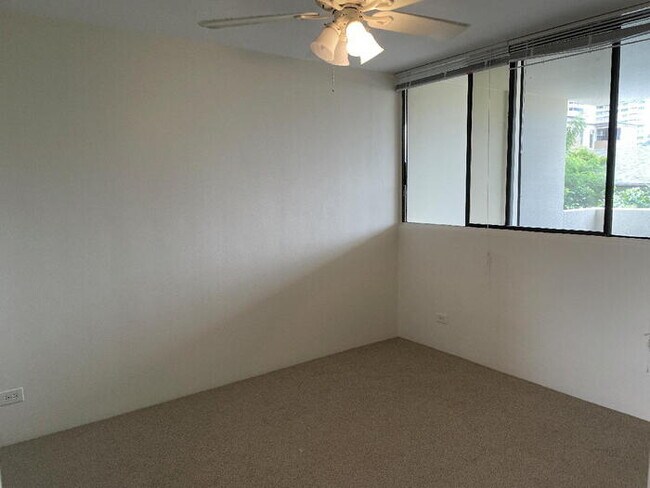 Foto del edificio - PAKALANA 1/1/1 cmpt pkg, sec, A/C, W/D, D/...