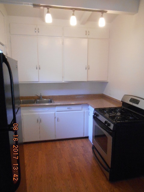 Building Photo - 150 Scott St