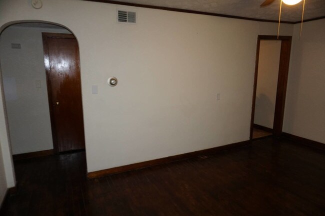 Foto del edificio - 204 N Geri St