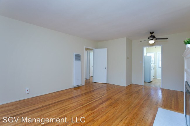 Building Photo - 941-945 Huntington Dr