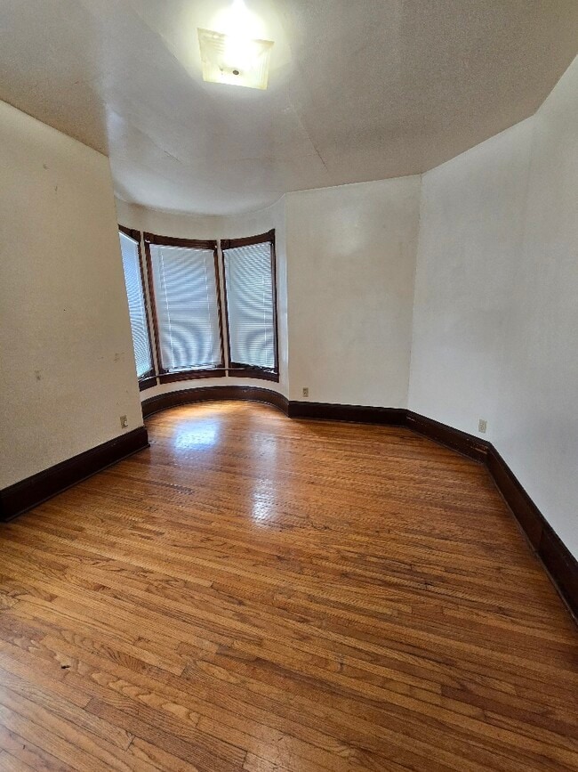 bedroom 1 - 173 N Chambers St