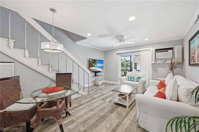 Foto del edificio - 87 N Collier Blvd