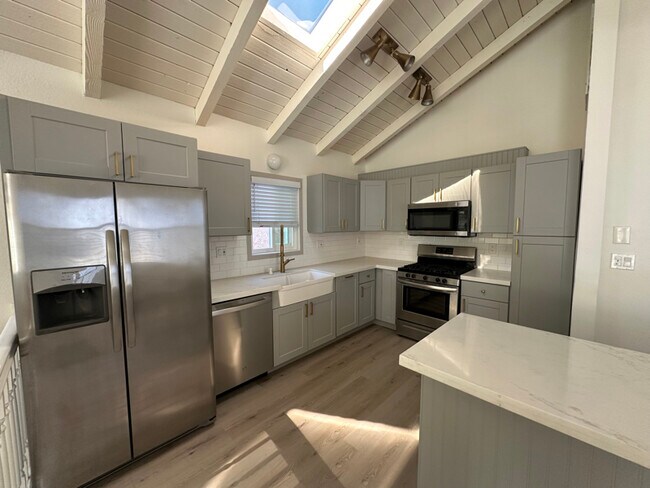 Foto del edificio - 1721 Haynes Ln