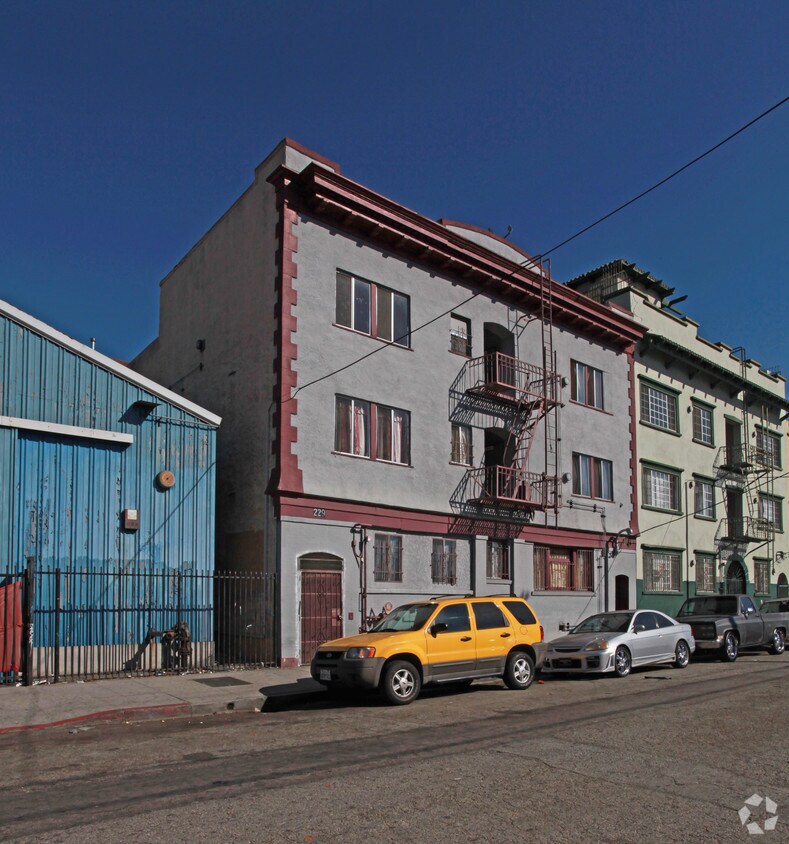 Primary Photo - 229 W 25th St
