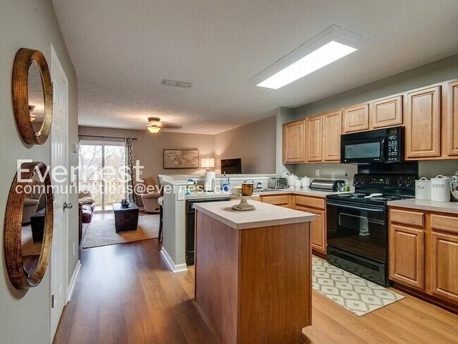 Foto del edificio - Special Offer: Sign an 8-10 month lease term and take advantage of a $500 move-in discount!/2-Bed...