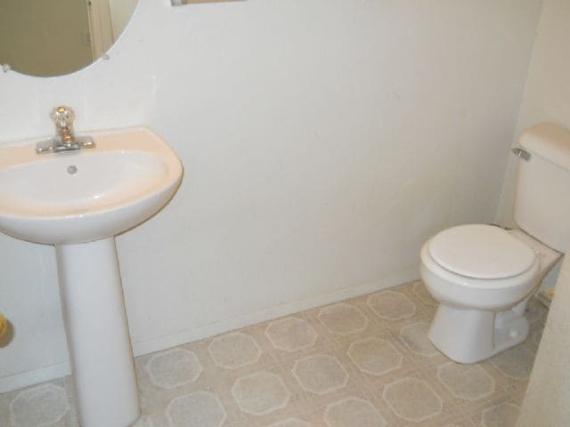 Building Photo - 5715 Vintage Cir