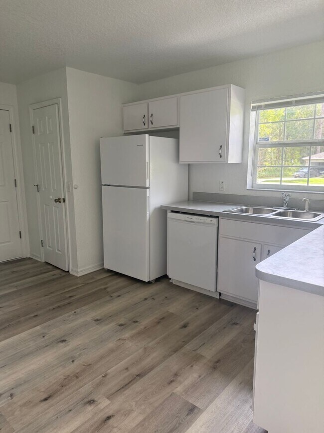 Building Photo - 92 Dogwood Loop