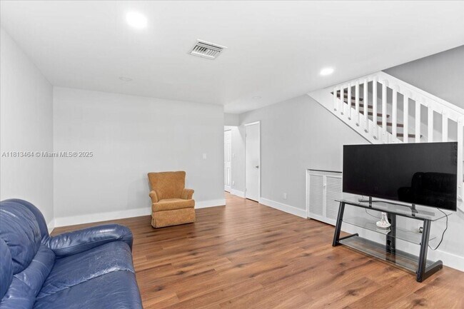 Foto del edificio - 10789 NW 11th St