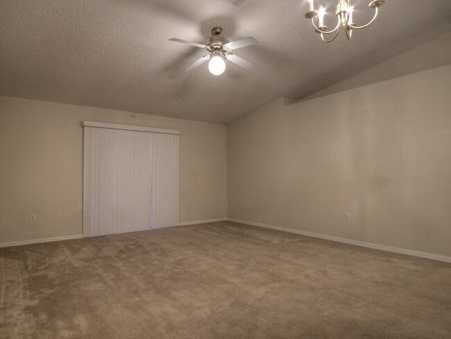 Building Photo - 1615 Dartmouth Dr