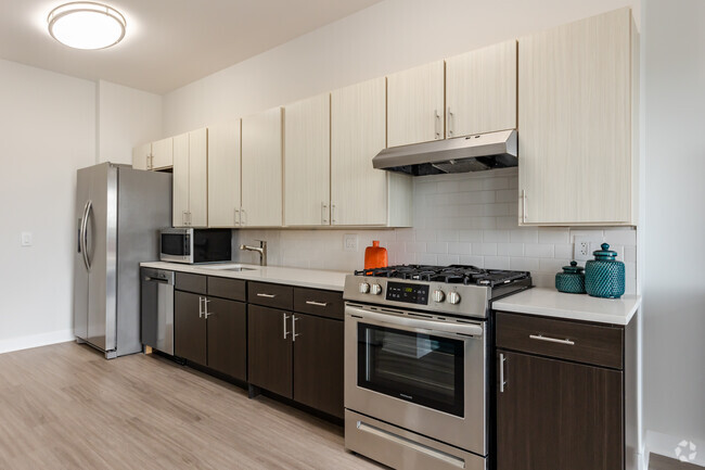 Studio - Kitchen - Apex 400 Apartments