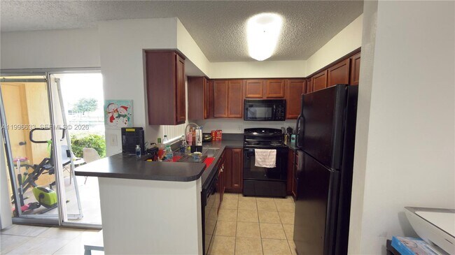 Foto del edificio - 7610 Westwood Dr