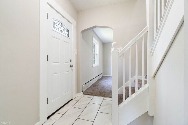 Building Photo - 4 br, 2.5 bath House - 117 Crescent Hills ...