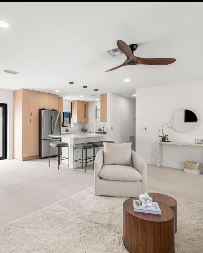 Foto del edificio - 608 SE 2nd Ave