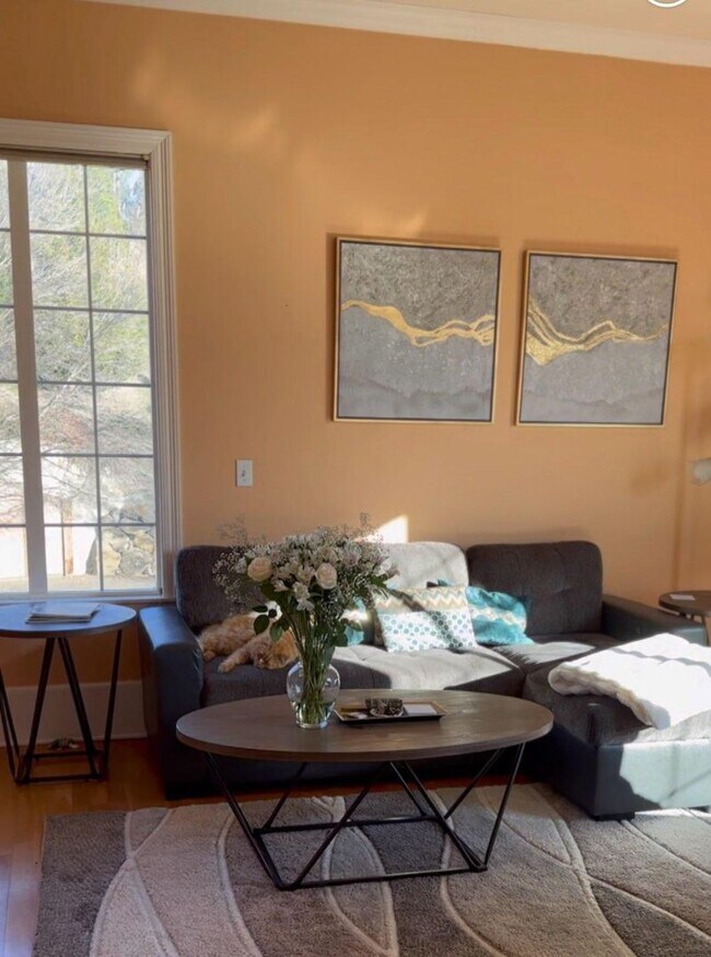 Foto del edificio - One of a kind furnished apartment on Creekside Estate | Short-Term Rental Available Now through A...