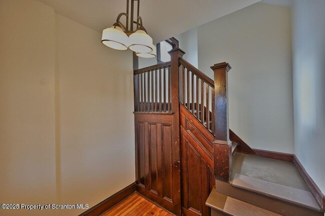 Foto del edificio - 1025 Ridge Ave