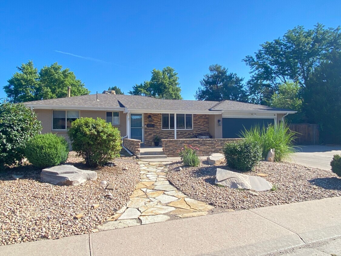 Primary Photo - 6653 W Colorado Ave
