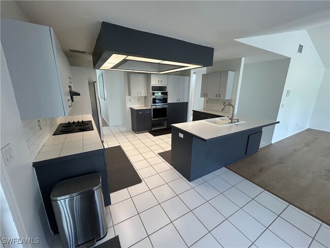 Foto del edificio - 7741 Twin Eagle Ln