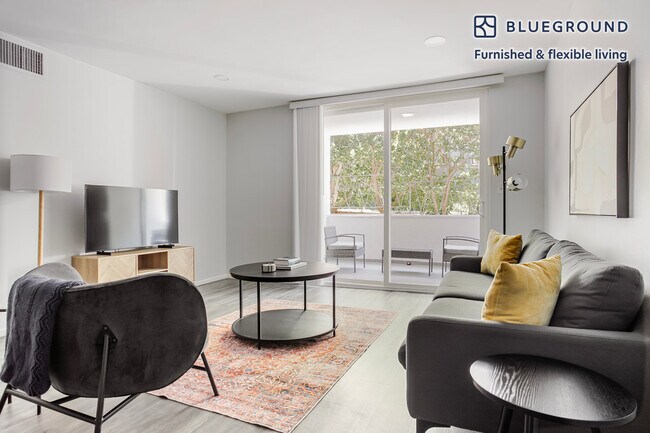 Foto del edificio - 1371 S Beverly Glen Blvd