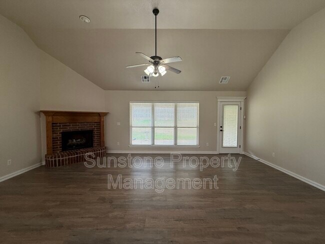 Foto del edificio - 9301 N 93rd E Ave