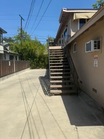 Building Photo - 48 S Parkwood Ave