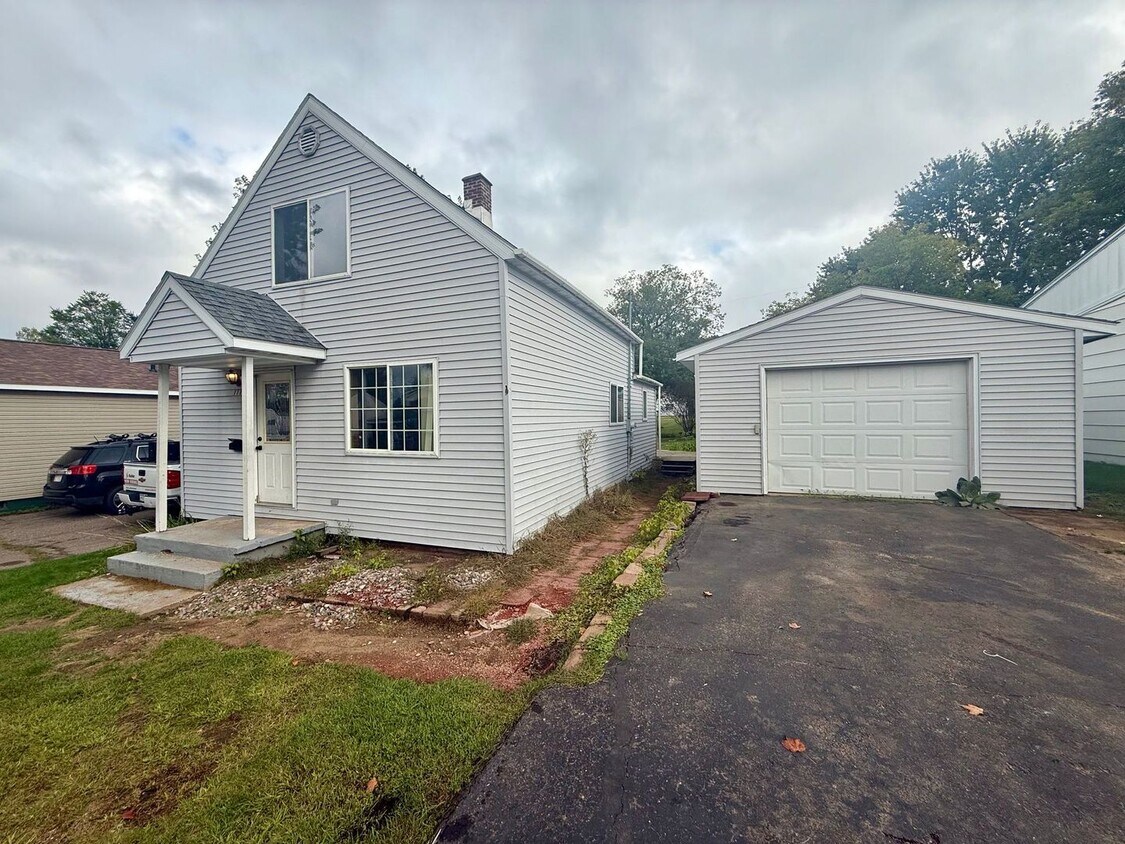 Foto principal - 3 Bed 1 Bath Single Family Home in Wausau ...