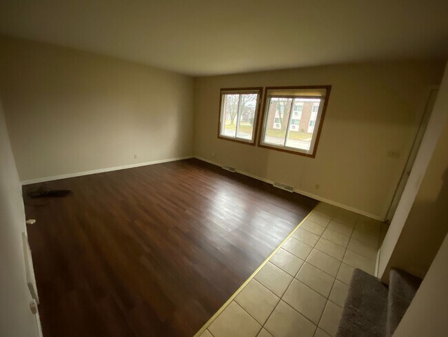 Foto del edificio - 906-908 Peterson Street