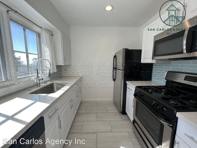 Foto del edificio - 1 br, 1 bath House - 6th Avenue 3 SE San C...