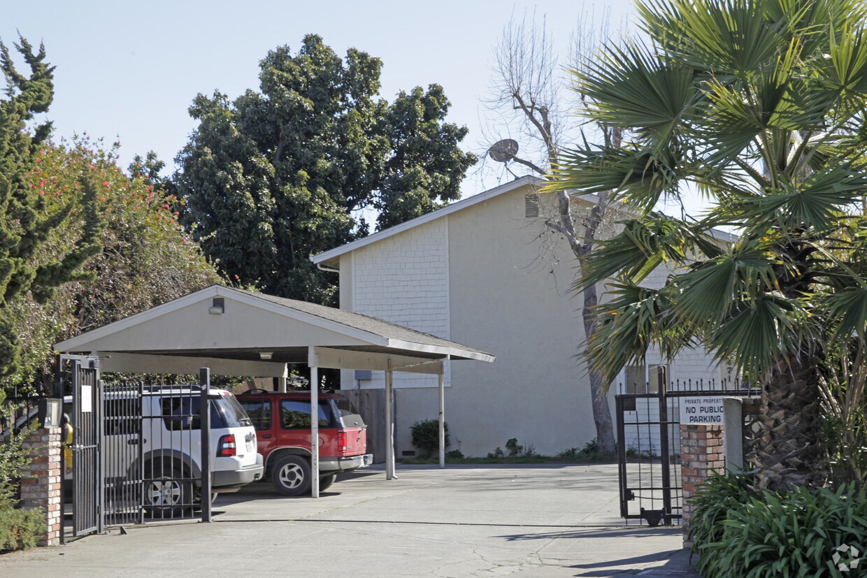 Foto del edificio - 471 Laurel Ave