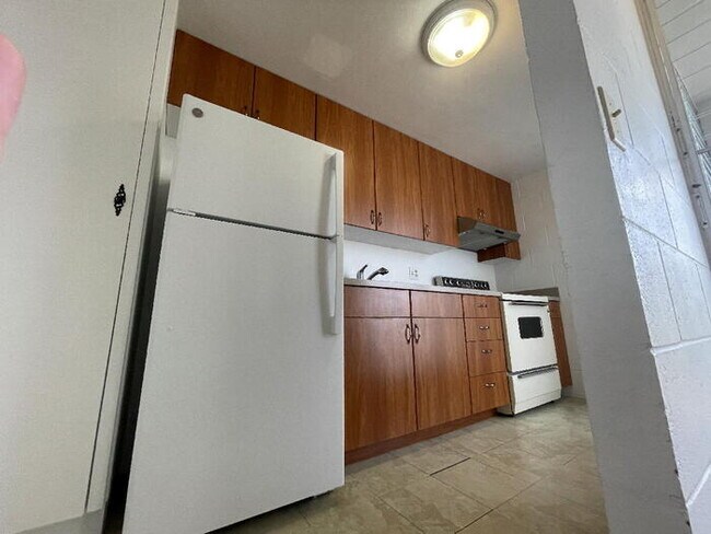 Foto del edificio - To register for the showing time below, no...