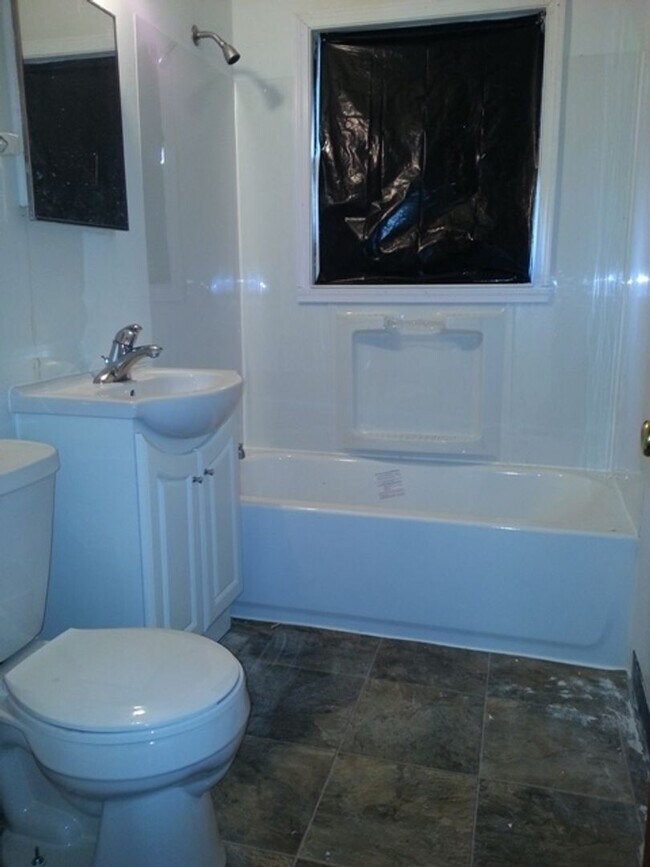 Foto del edificio - 5066-5068 N. 84th Street