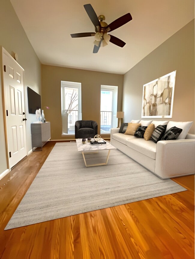 ESPACIO DE ESTAR LLENO DE LUZ - 1330 W Lombard St