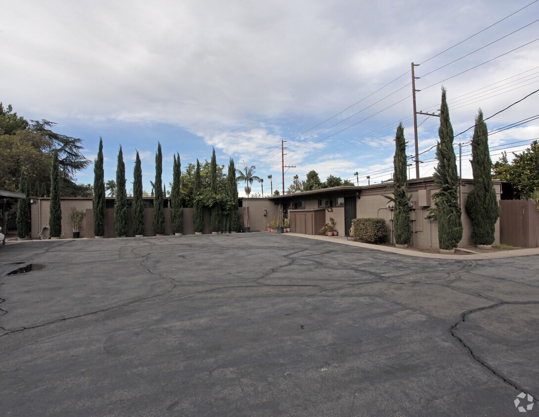 Building Photo - 7772 Trask Ave